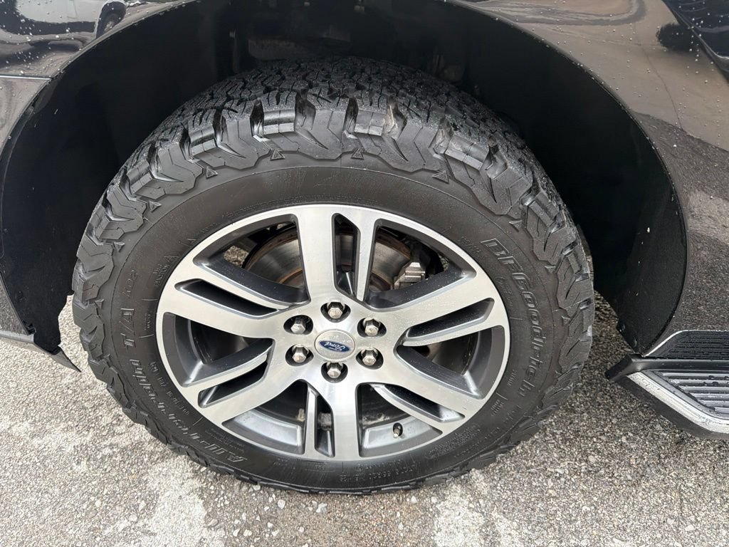Used 2023 Ford Expedition Limited AWD/4WD image 9