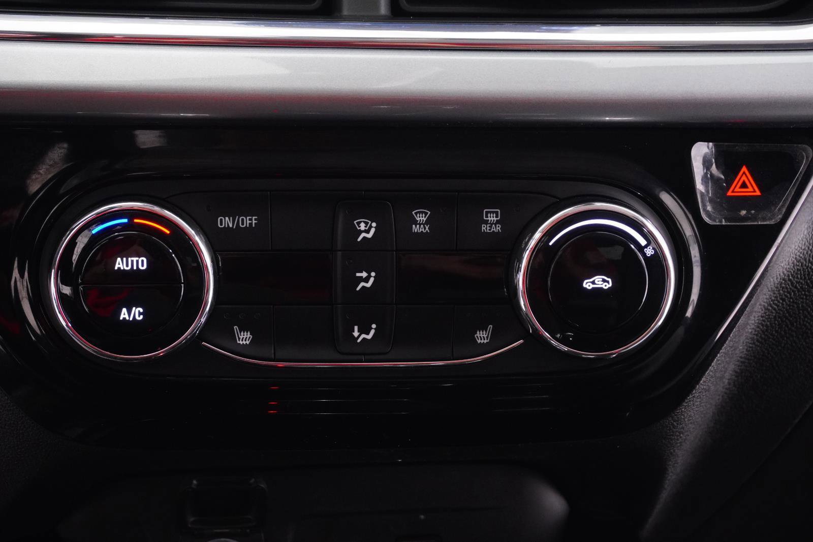 Used 2025 Chevrolet Trax LT w/ Driver Confidence Package image 25