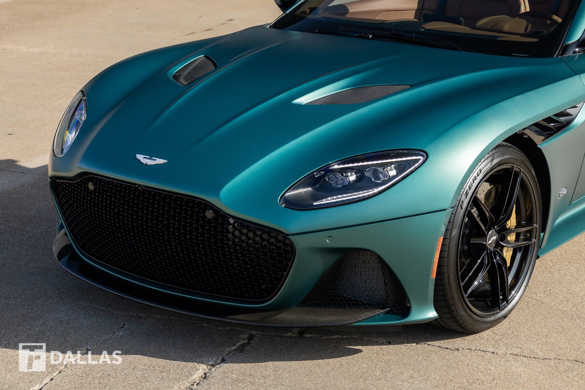 Used 2023 Aston Martin DBS Superleggera Volante RWD image 6
