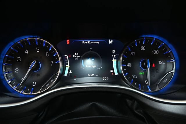 Used 2024 Chrysler Pacifica Touring-L FWD image 6