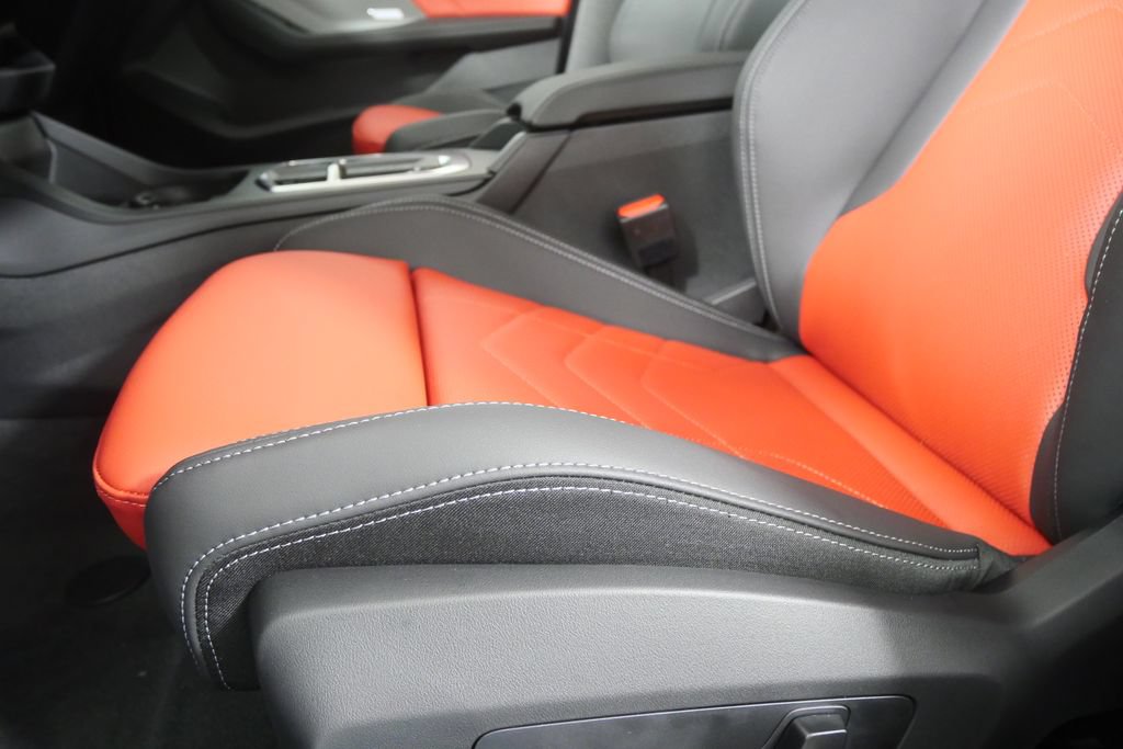 Used 2026 BMW M235i xDrive w/ Technology Package AWD/4WD image 9