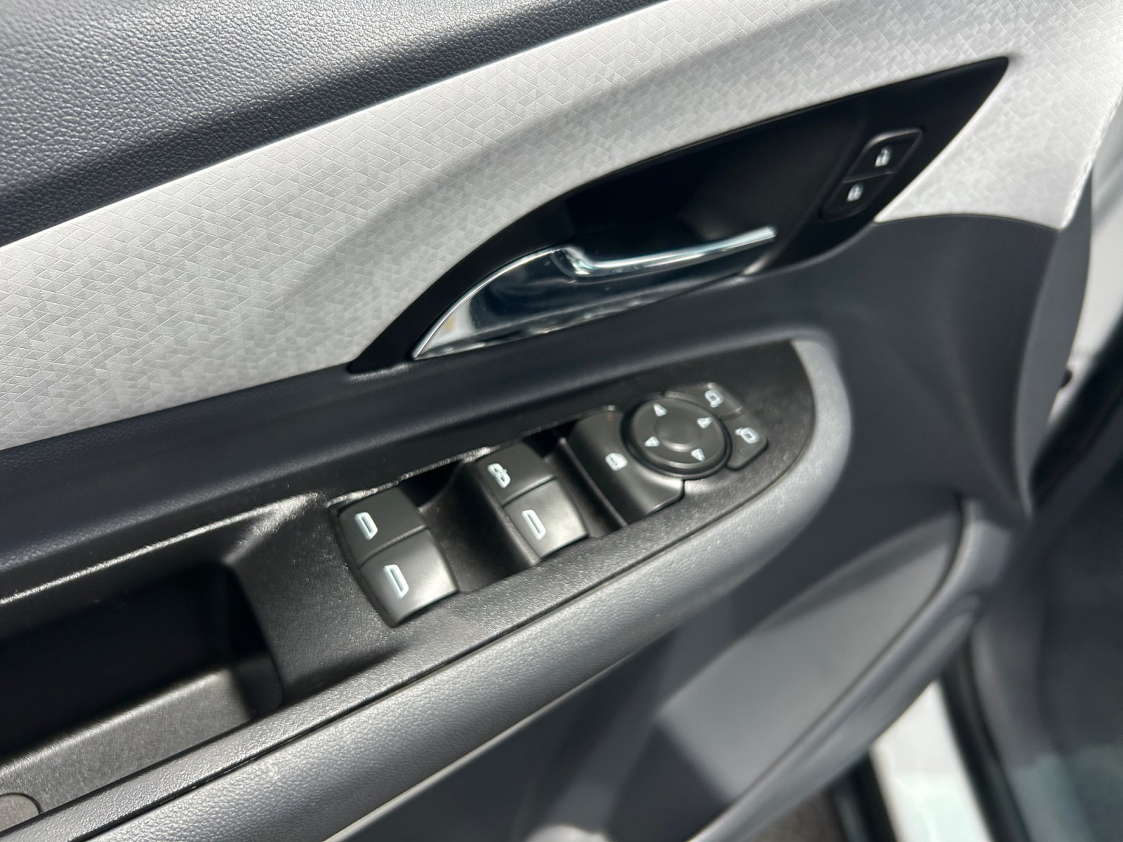 Used 2019 Chevrolet Bolt LT FWD image 13