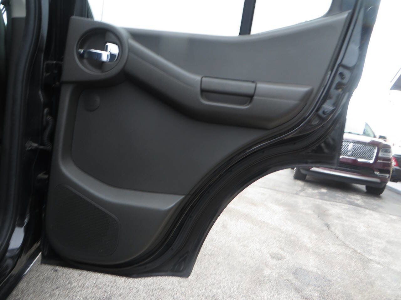 Used 2015 Nissan Xterra PRO-4X w/ Pro-4x Leather Package image 38