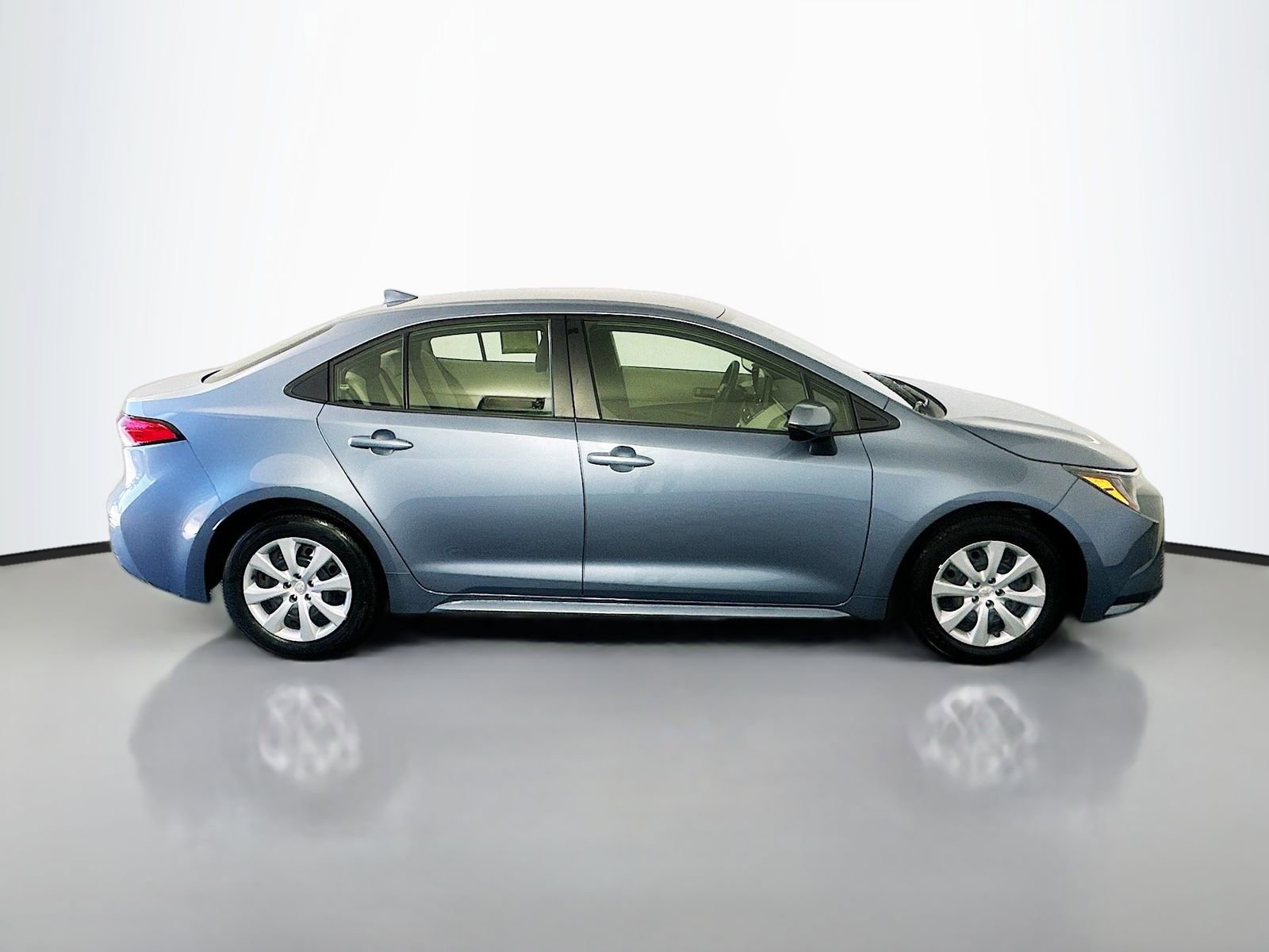Used 2022 Toyota Corolla LE FWD image 8