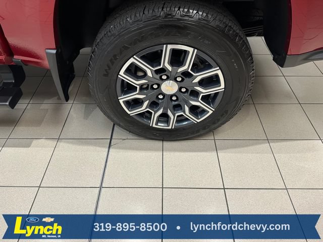 Used 2024 Chevrolet Colorado LT w/ LT Convenience Package III AWD/4WD image 27