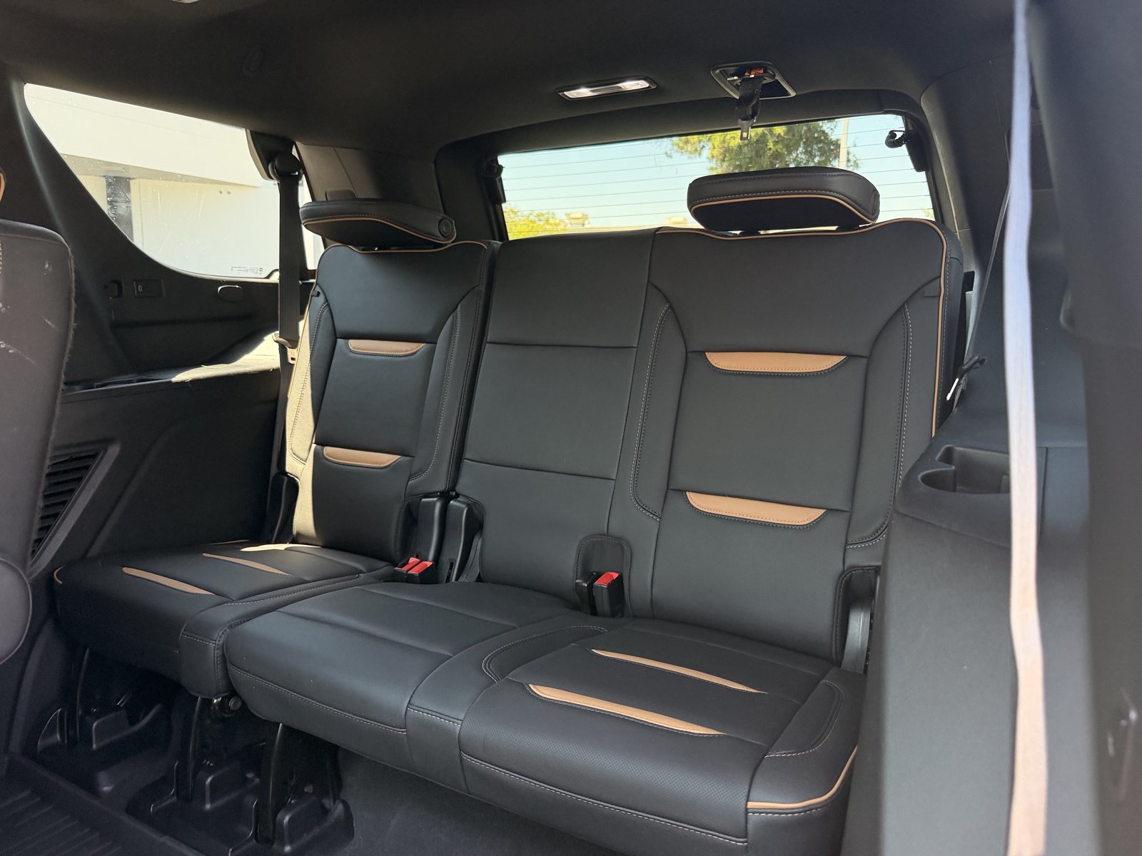 Used 2024 GMC Yukon AT4 w/ Technology Package AWD/4WD image 29