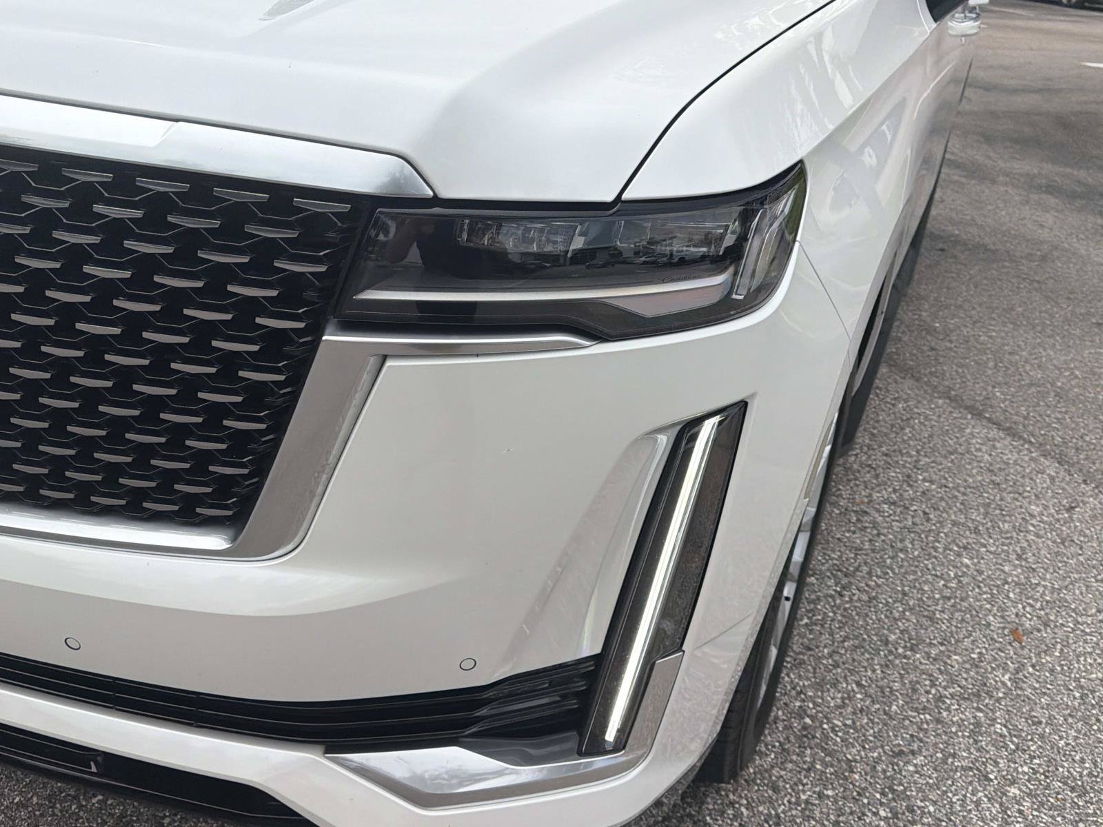 Used 2023 Cadillac Escalade Luxury RWD image 9