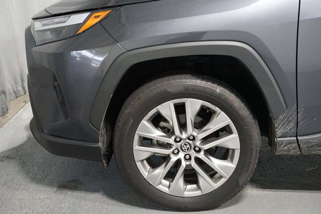 Used 2023 Toyota RAV4 XLE Premium FWD image 5