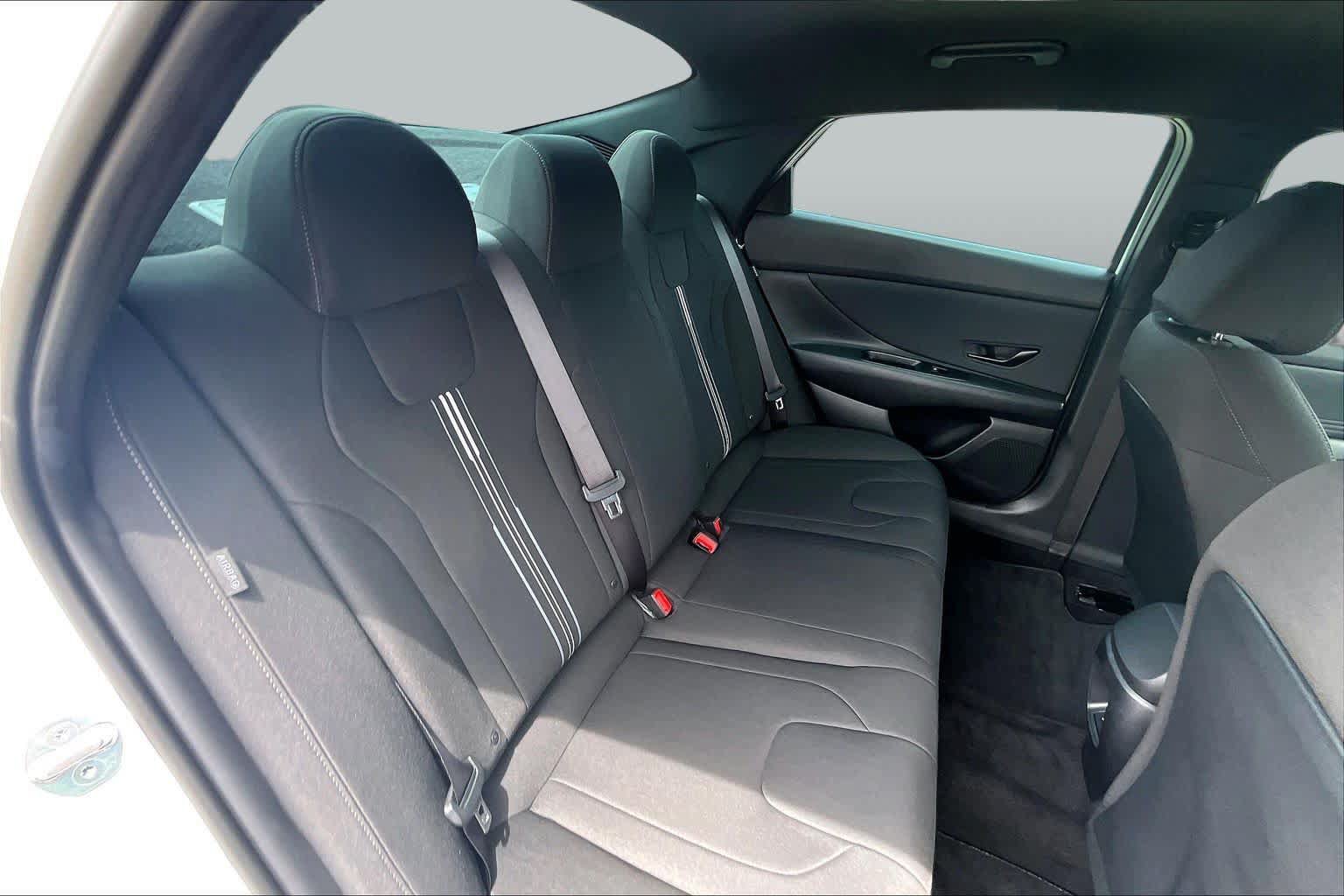 Used 2026 Hyundai Elantra Sport FWD image 19