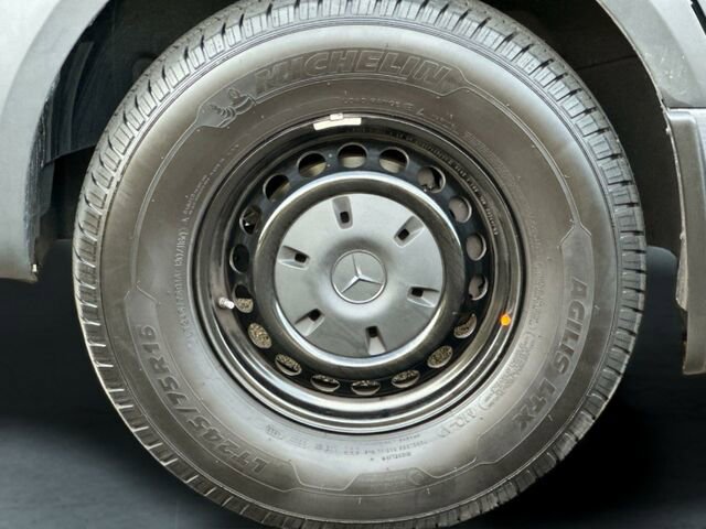 Used 2023 Mercedes-Benz Sprinter 2500 image 32