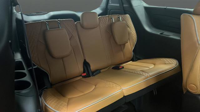 Used 2023 Chrysler Pacifica Pinnacle FWD image 26
