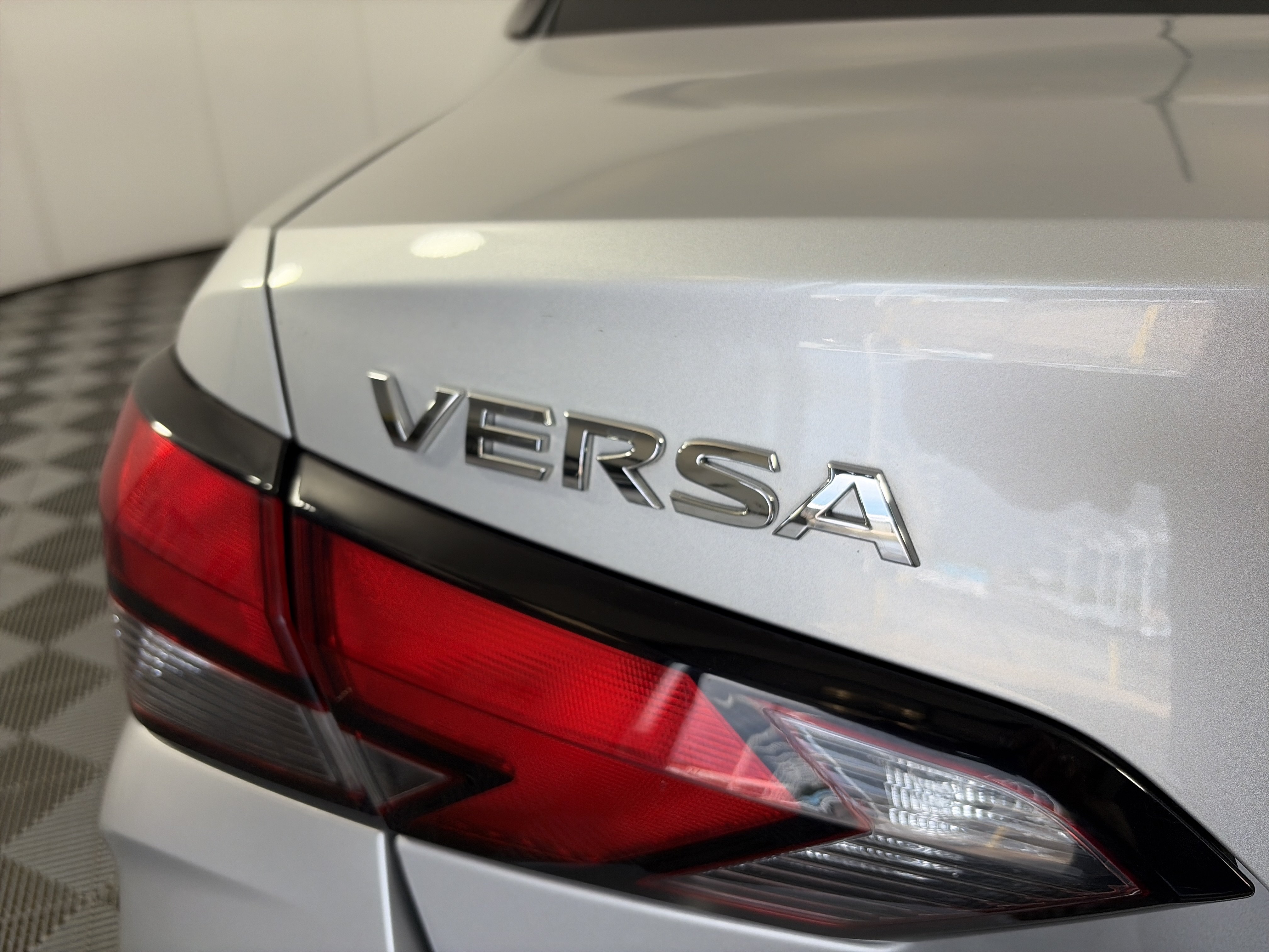 Used 2020 Nissan Versa S FWD image 16