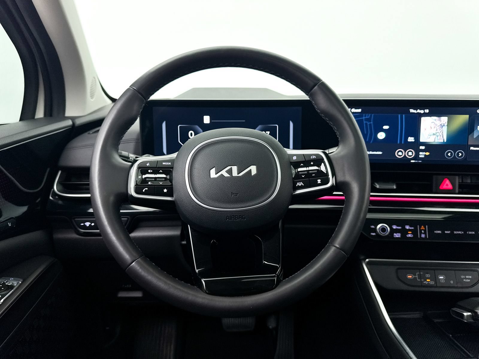 Certified 2025 Kia Carnival SX Prestige FWD image 39