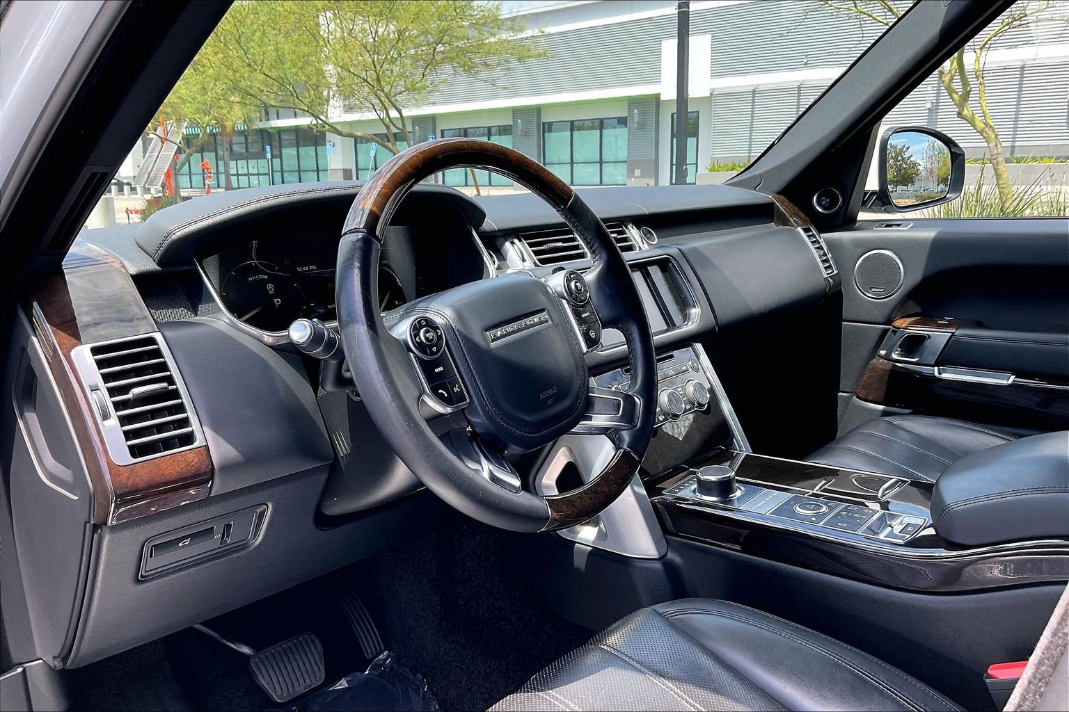 Used 2014 Land Rover Range Rover HSE AWD/4WD image 17