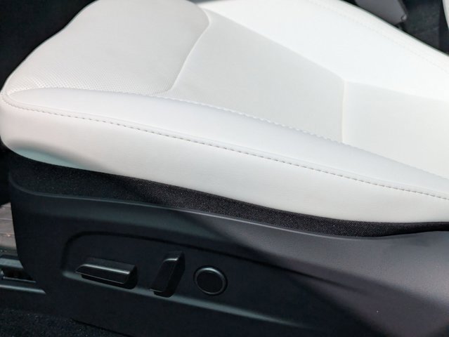 Used 2026 Tesla Model Y 2WD image 4