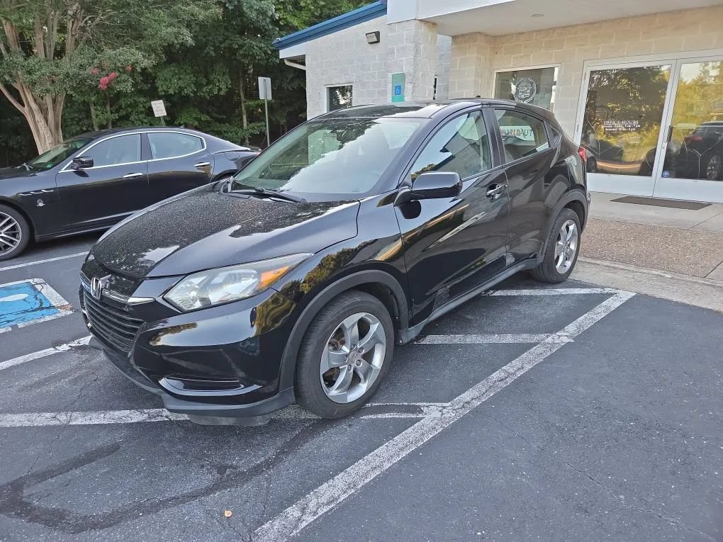 Used 2017 Honda HR-V LX image 1