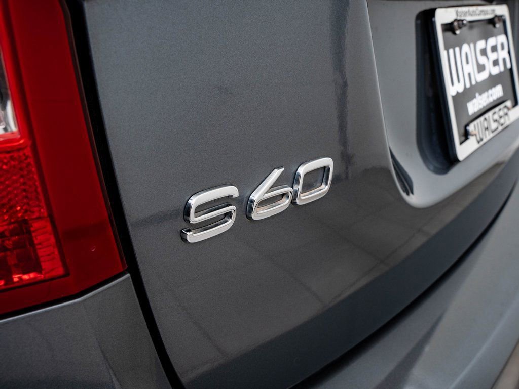 Used 2018 Volvo S60 T5 Cross Country Platinum image 16