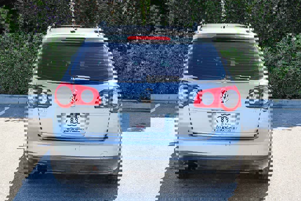 Used 2007 Volkswagen Passat 2.0T image 8