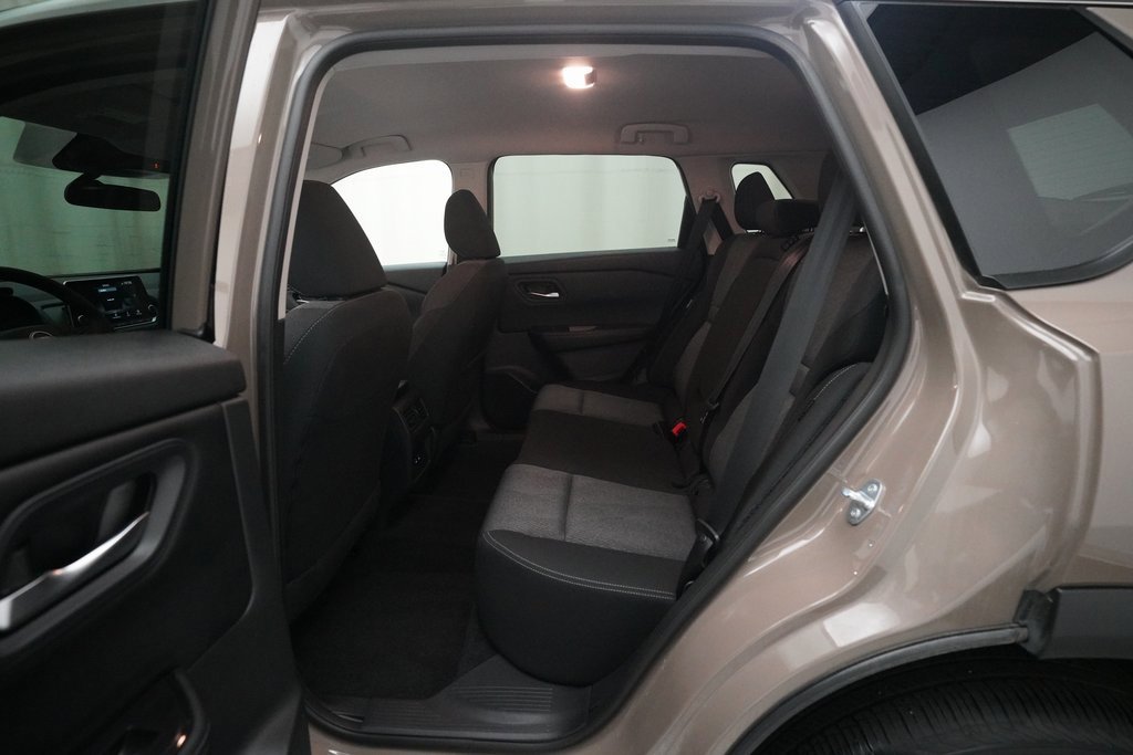 Certified 2025 Nissan Rogue SV image 16