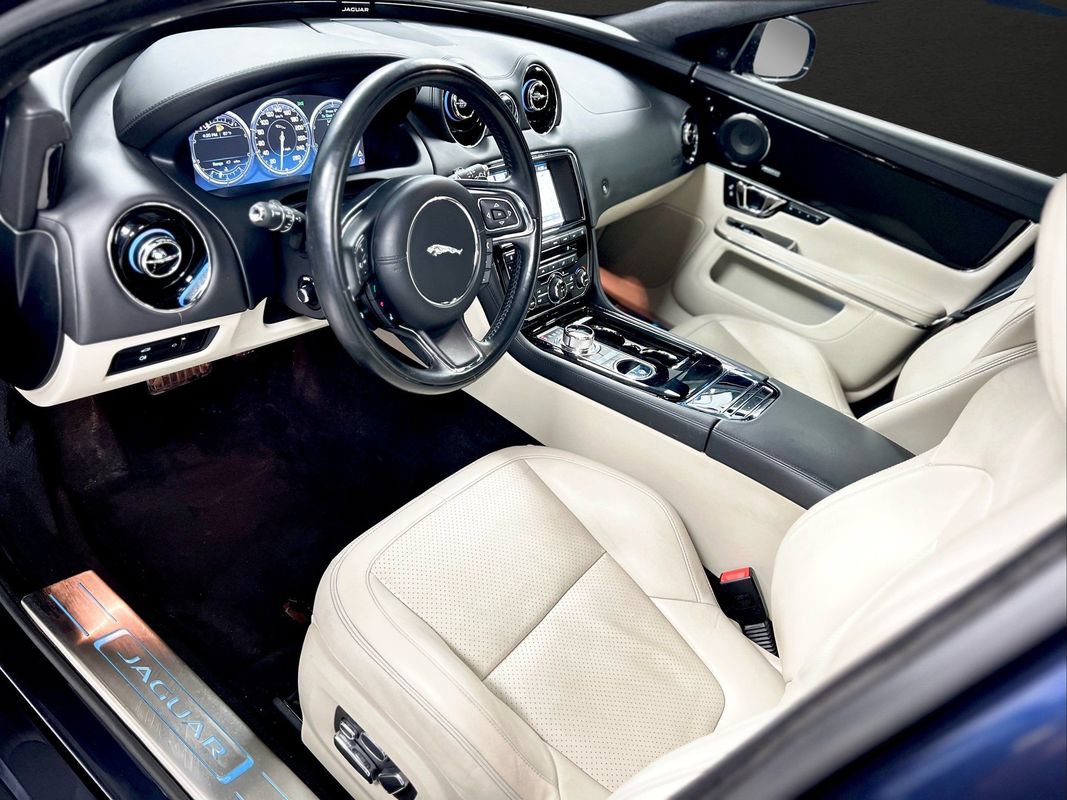 Used 2015 Jaguar XJ AWD/4WD image 16