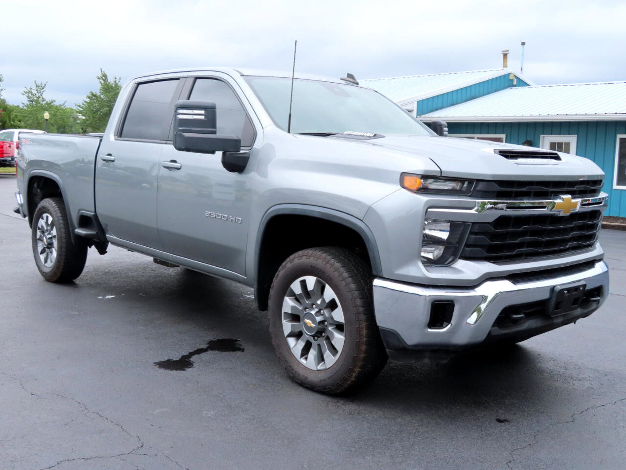 Used 2024 Chevrolet Silverado 2500 LT image 8
