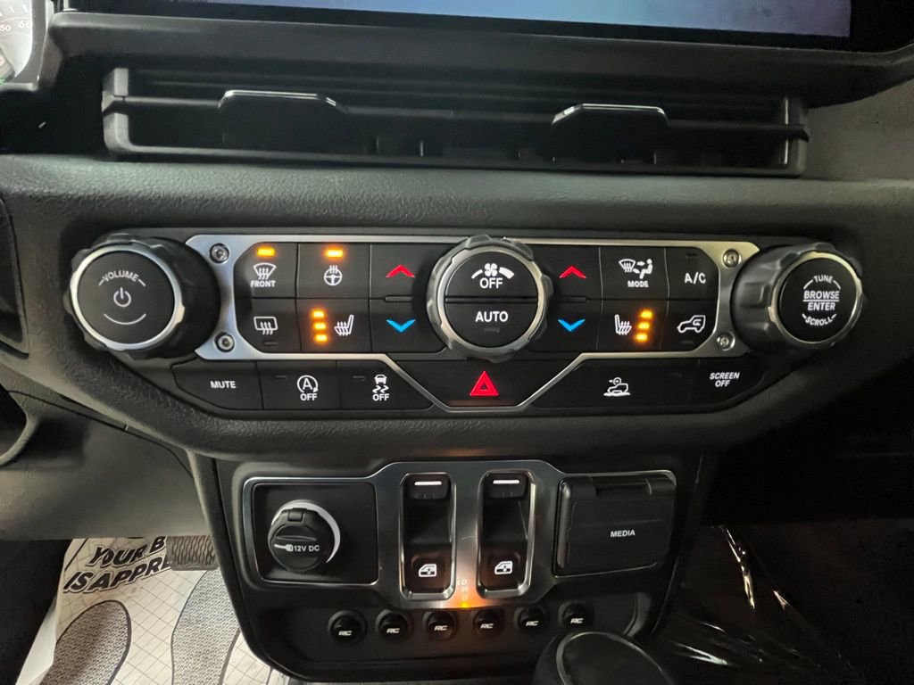 Used 2024 Jeep Wrangler Sport AWD/4WD image 22