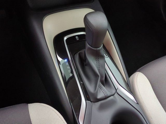 Used 2025 Toyota Corolla LE w/ Convenience Package image 13