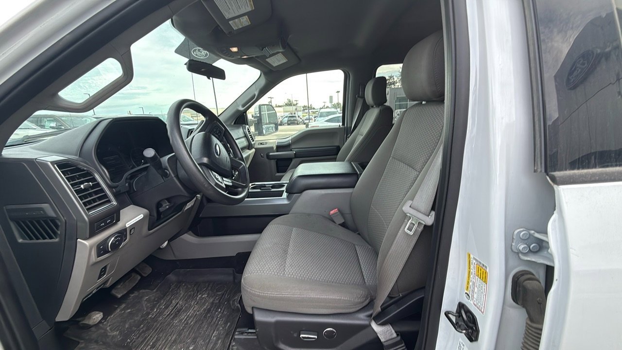 Used 2019 Ford F450 XLT w/ XLT Premium Package image 3