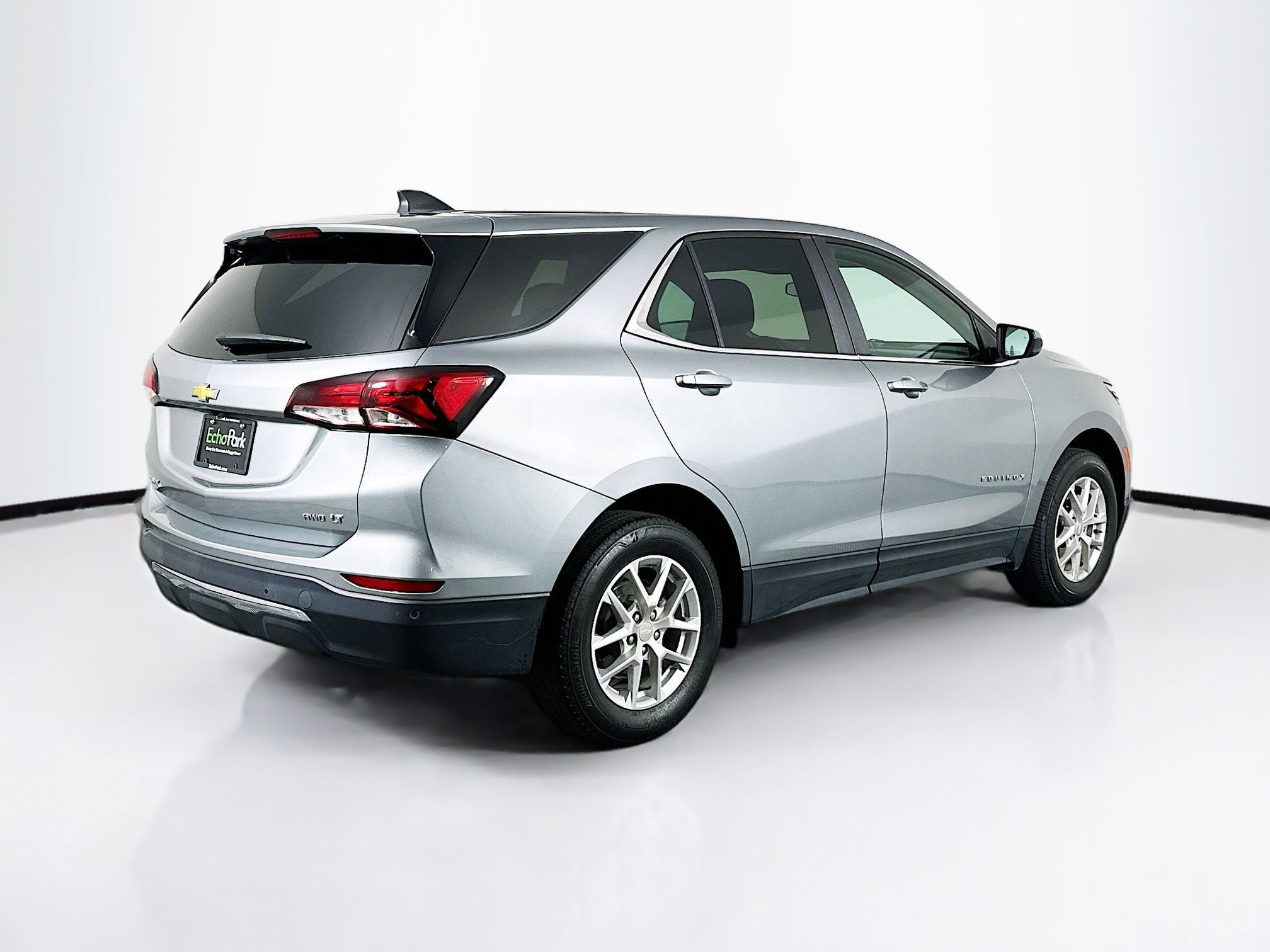 Used 2023 Chevrolet Equinox LT w/ Driver Convenience Package image 9