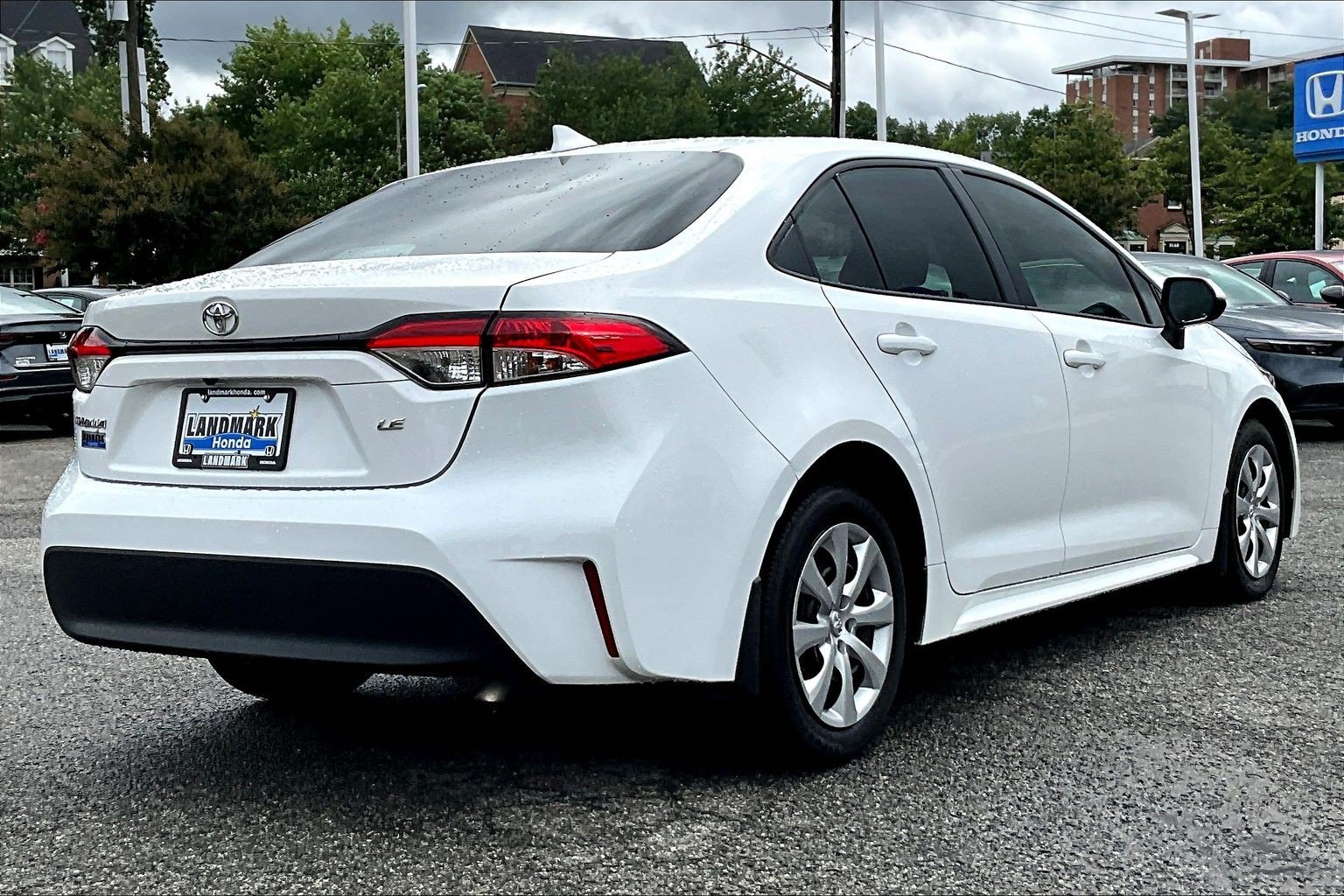 Used 2025 Toyota Corolla LE FWD image 2