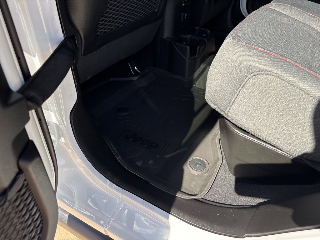 New 2025 Jeep Gladiator Rubicon w/ Convenience Group image 20