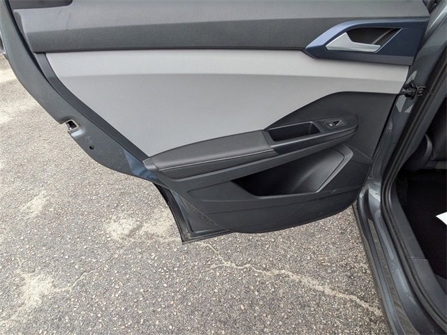 Used 2024 Volkswagen Taos SE image 20