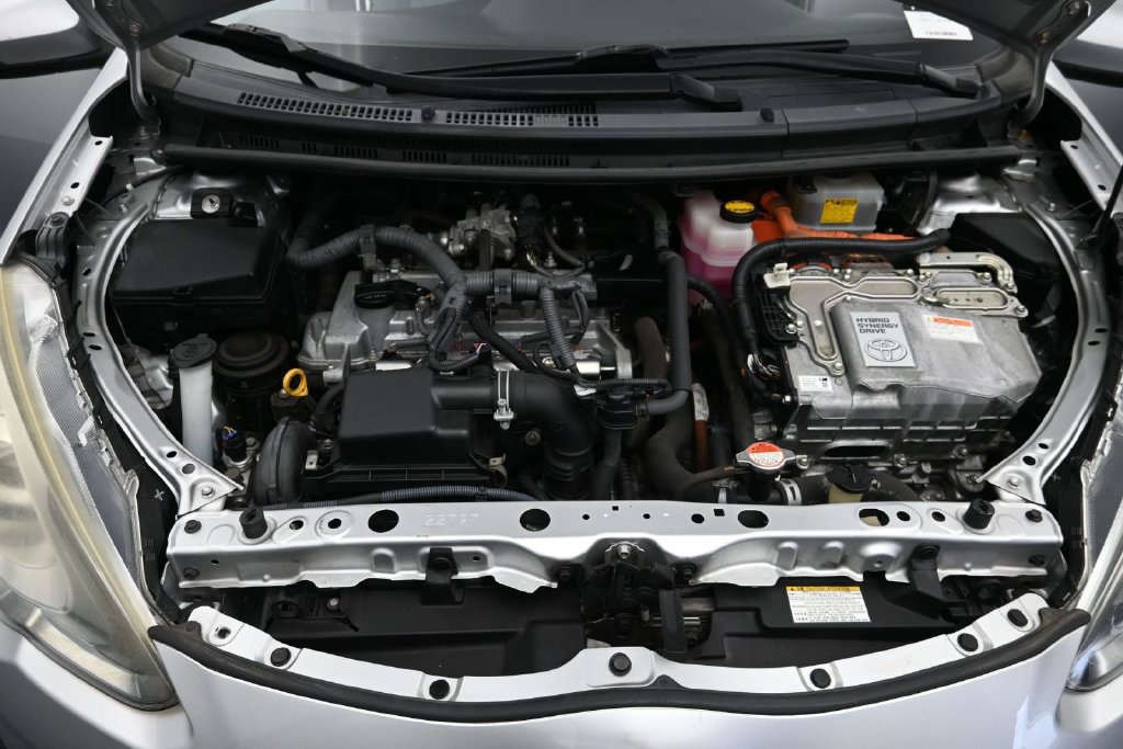 Used 2016 Toyota Prius C One FWD image 17
