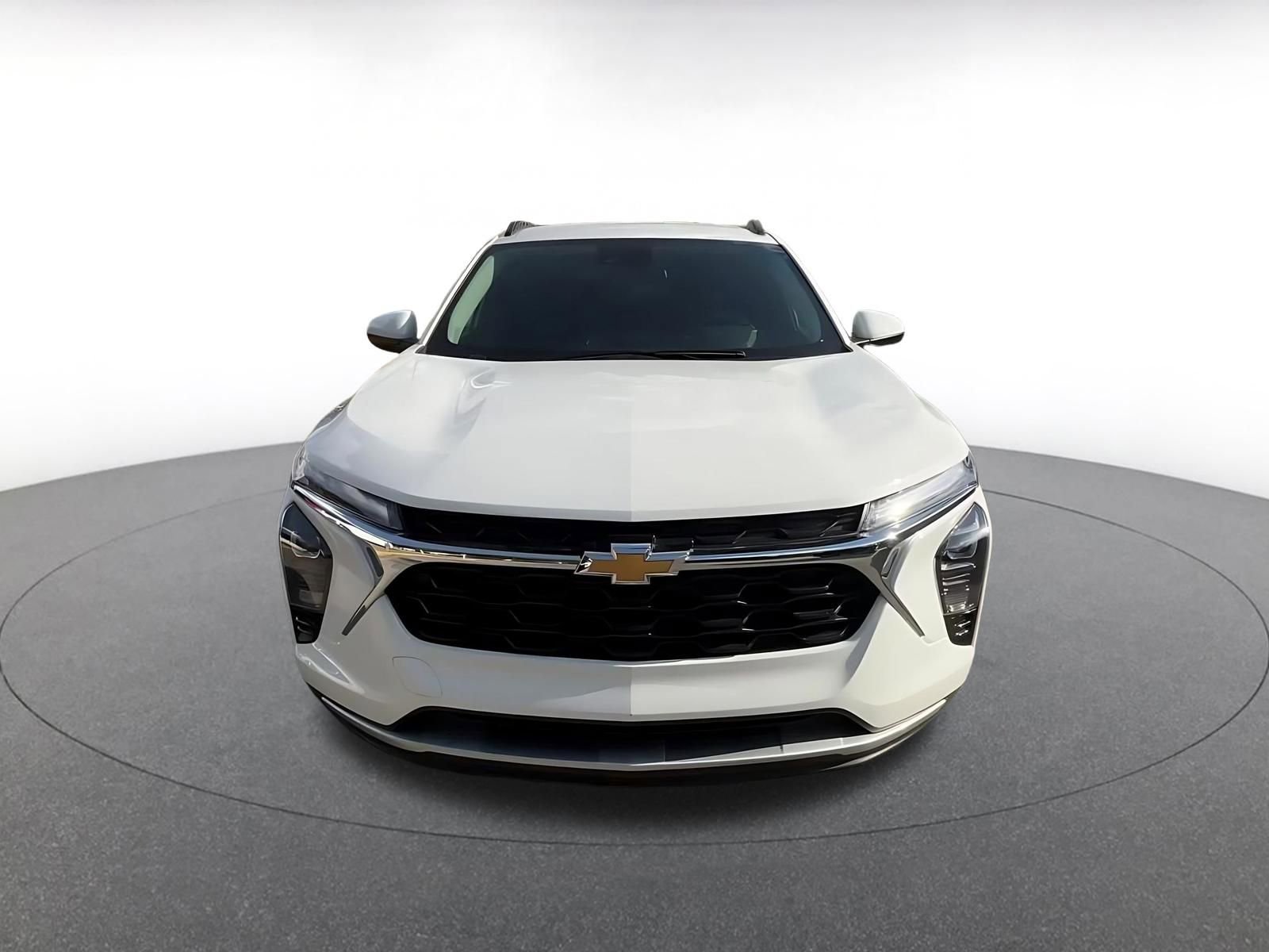 Used 2025 Chevrolet Trax LT image 4