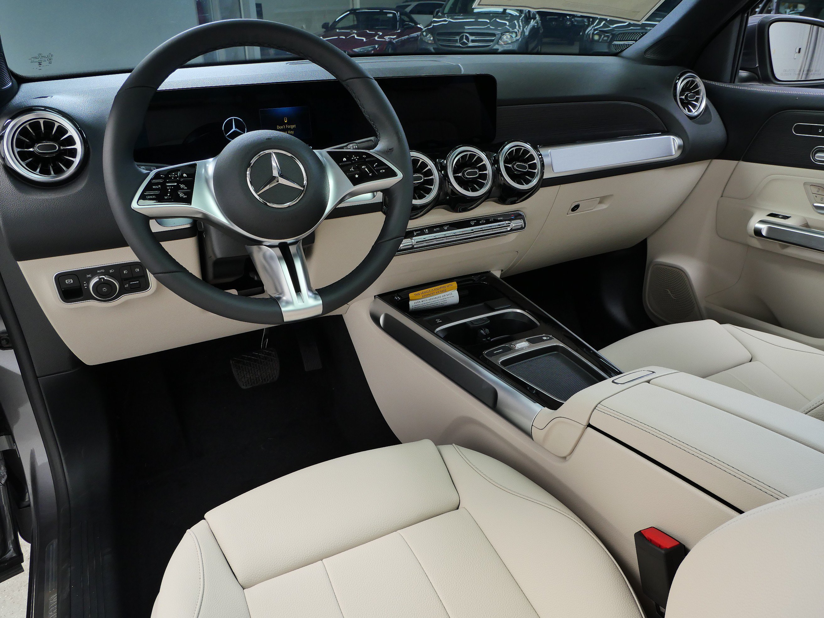 New 2026 Mercedes-Benz GLB 250 4MATIC image 3