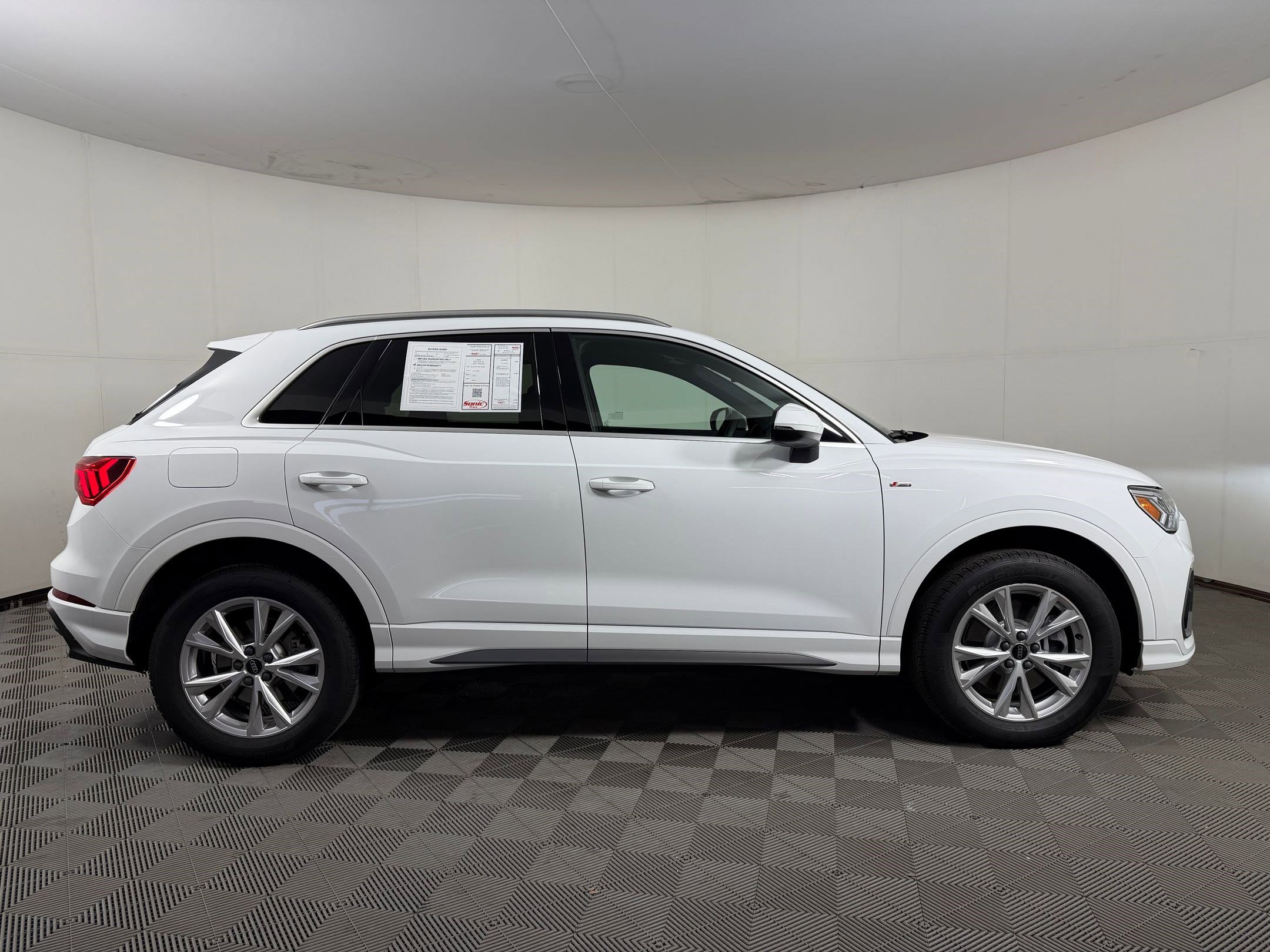 Certified 2025 Audi Q3 2.0T Premium w/ Convenience Package image 8