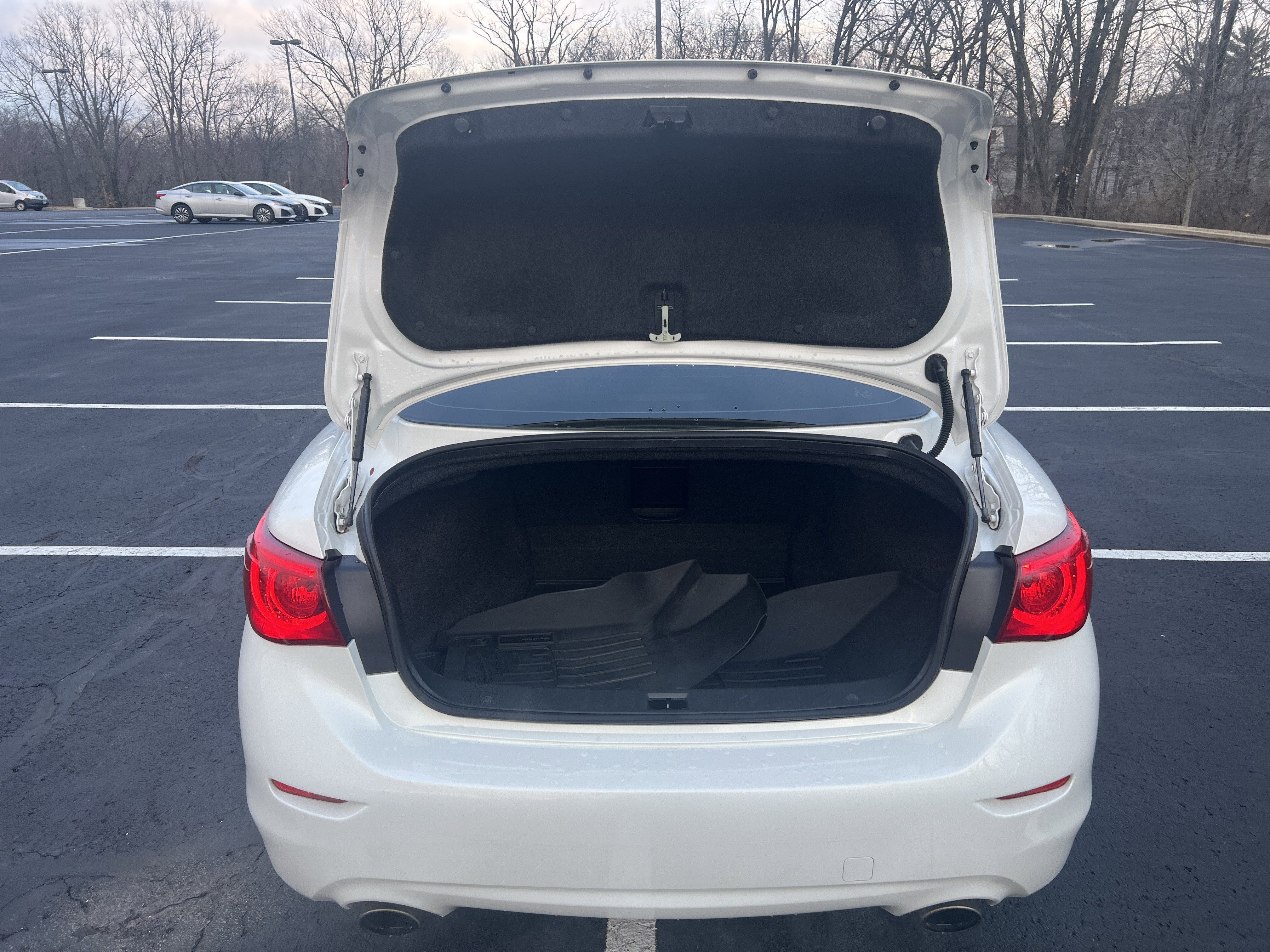 Used 2014 INFINITI Q50 Premium w/ All Weather Package image 31