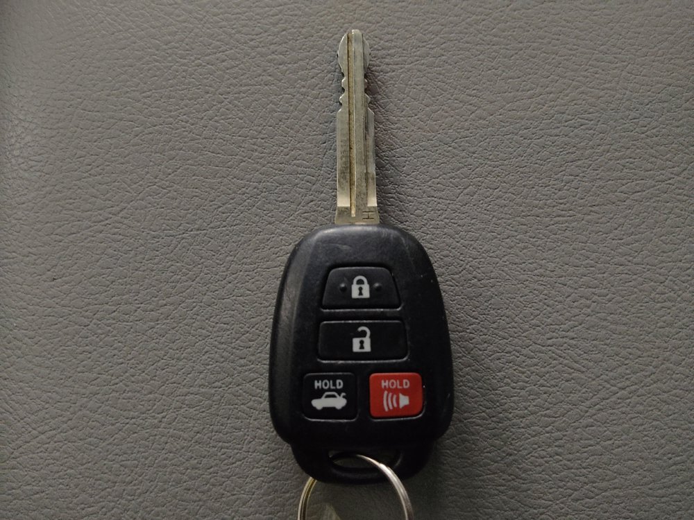 Used 2017 Toyota Camry XLE FWD image 32