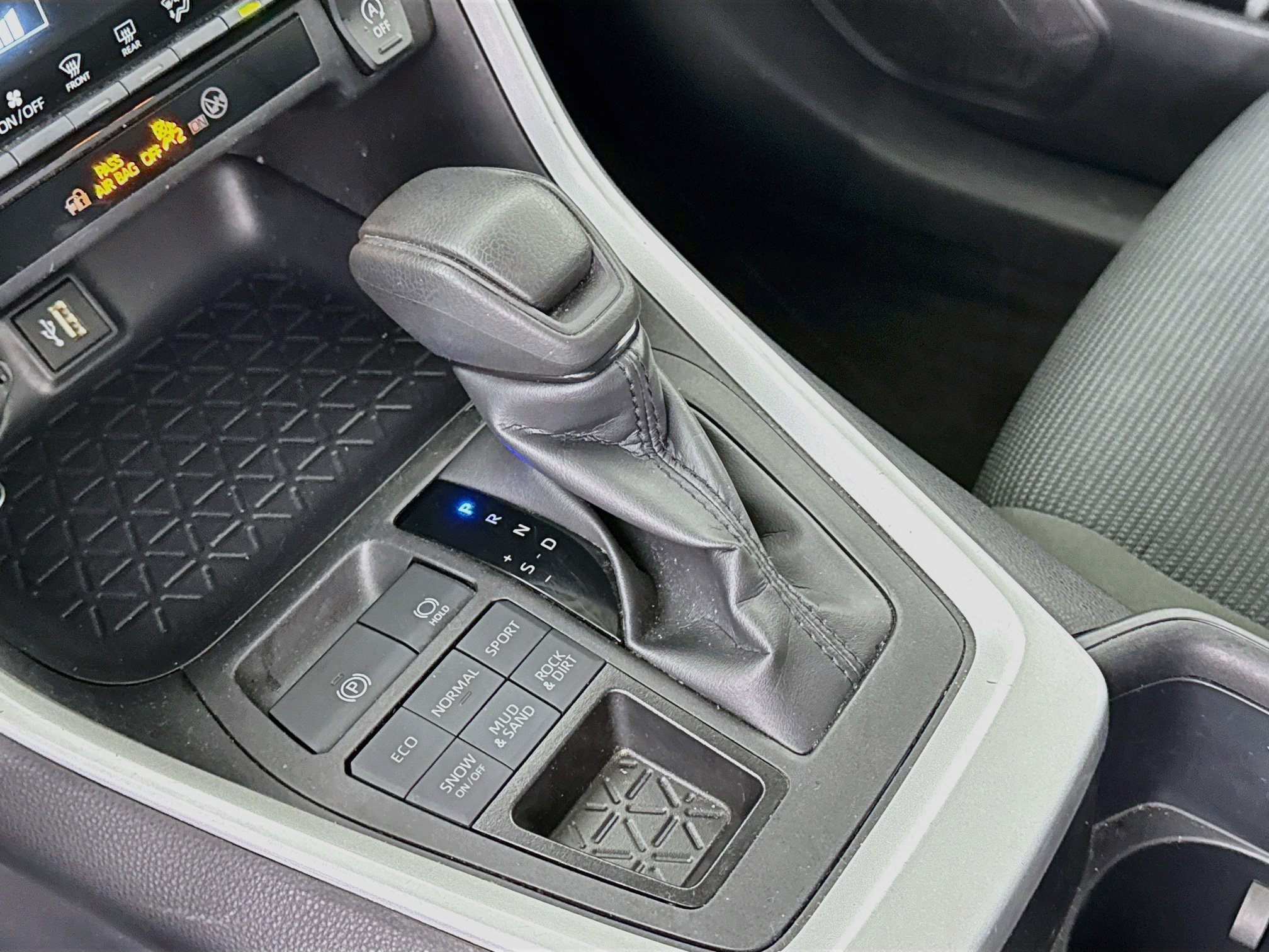 Certified 2025 Toyota RAV4 LE AWD/4WD image 16