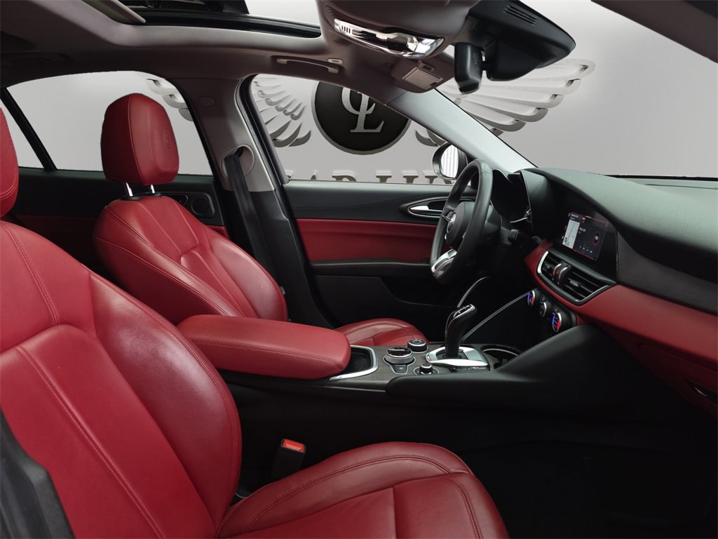 Used 2021 Alfa Romeo Giulia Ti w/ Nero Edizione image 14