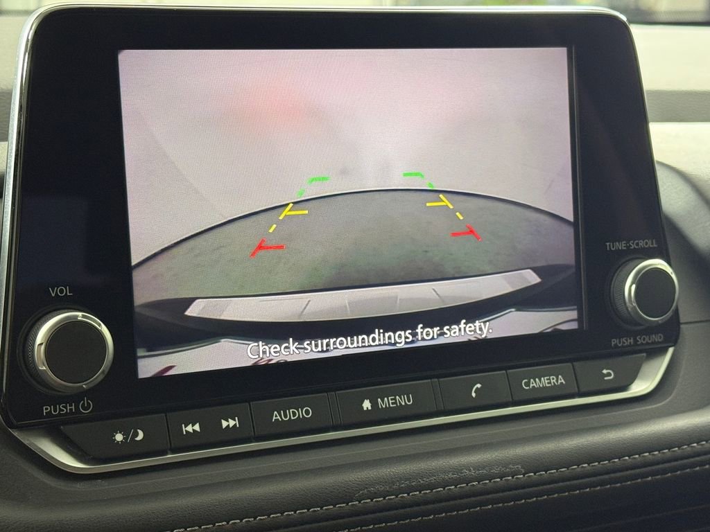 Used 2025 Nissan Rogue SV image 15