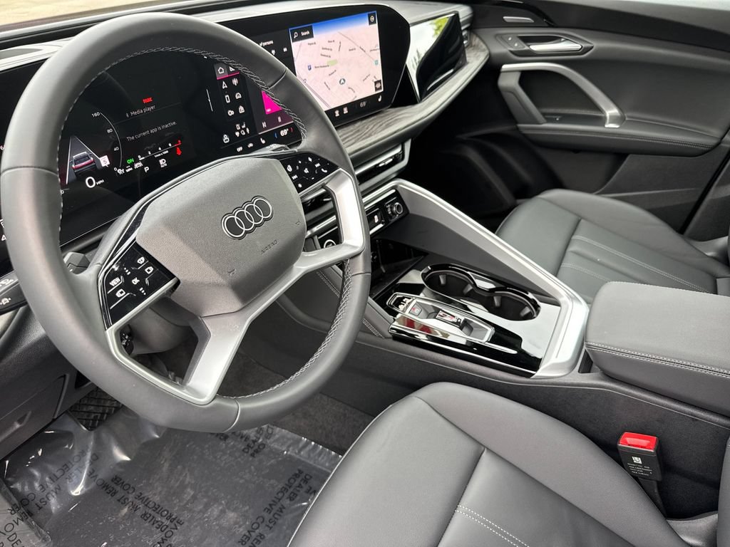 Used 2025 Audi Q5 Premium w/ Premium Plus AWD/4WD image 11