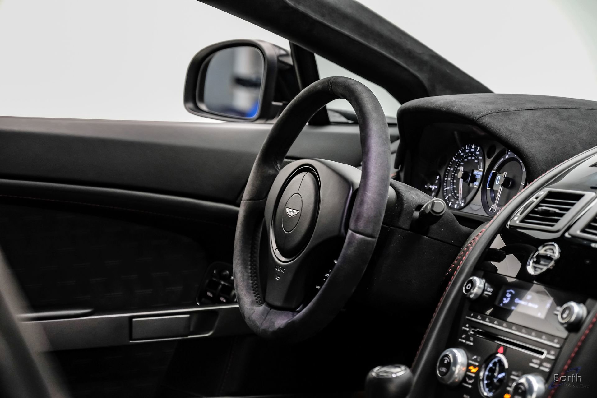 Used 2015 Aston Martin V8 Vantage GT RWD image 57