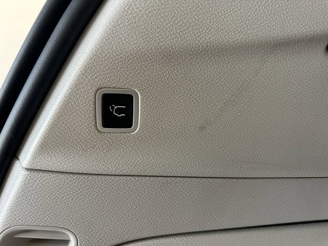 Used 2021 Chrysler Voyager Lxi FWD image 18
