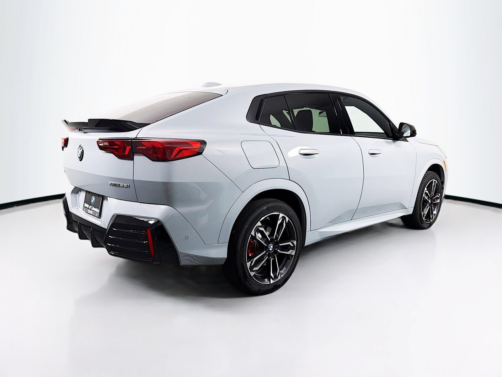 New 2026 BMW X2 xDrive28i w/ Technology Package AWD/4WD image 7