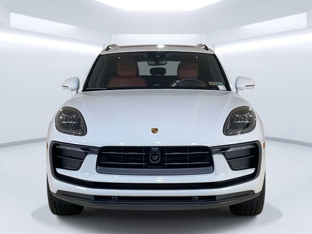 New 2026 Porsche Macan image 2