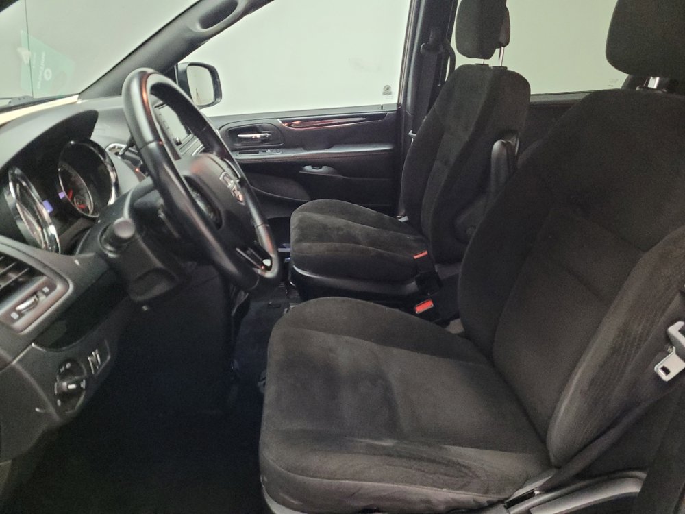 Used 2018 Dodge Grand Caravan SE image 17