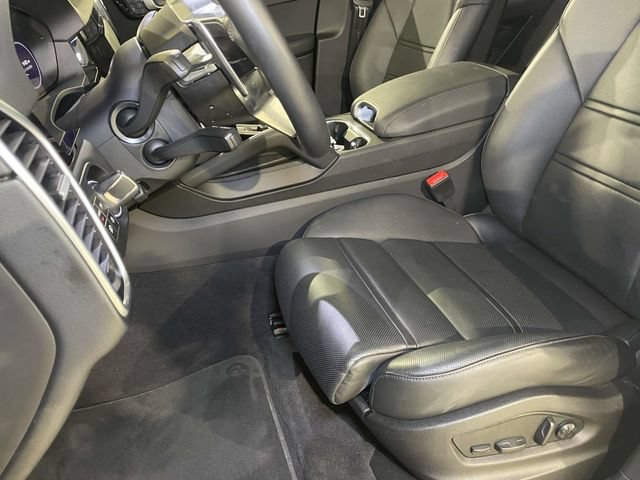 Certified 2023 Porsche Cayenne AWD/4WD image 5