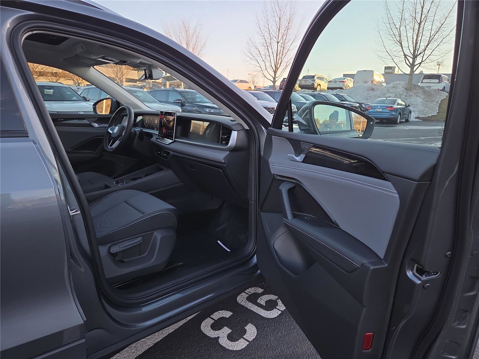New 2026 Volkswagen Tiguan SE AWD/4WD image 25