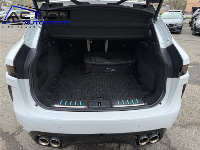 Used 2022 Jaguar F-PACE SVR AWD/4WD image 18